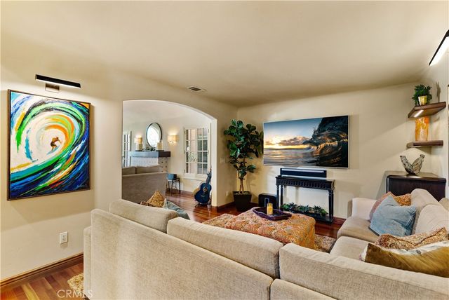 158 Santa Ana Avenue, Long Beach, CA 90803