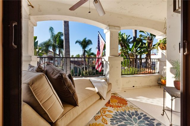 158 Santa Ana Avenue, Long Beach, CA 90803