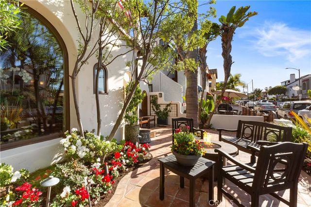 158 Santa Ana Avenue, Long Beach, CA 90803