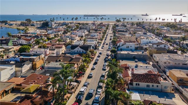 158 Santa Ana Avenue, Long Beach, CA 90803