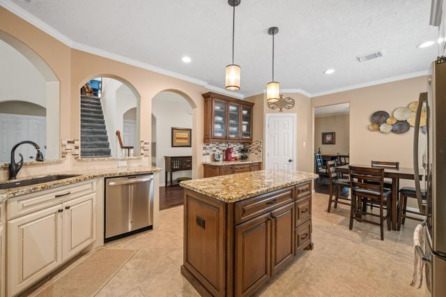 3215 Silverberry Trail, Kingwood, TX 77345