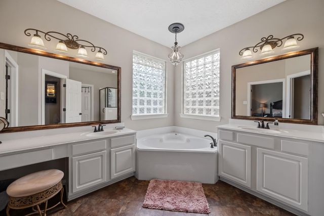 3215 Silverberry Trail, Kingwood, TX 77345
