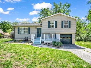 227 Bradshaw Avenue, Hendersonville, NC 28792