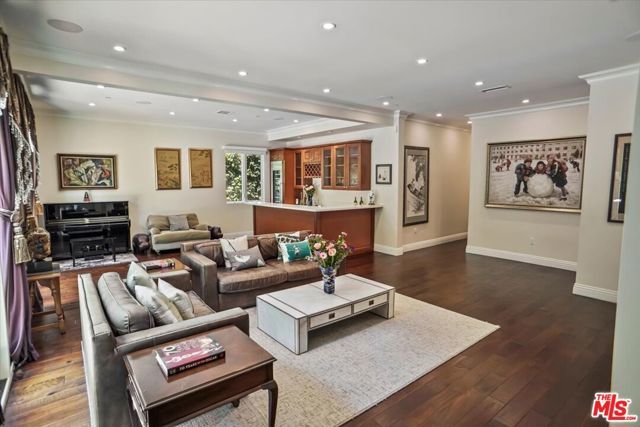 1701 Roscomare Road, Los Angeles, CA 90077