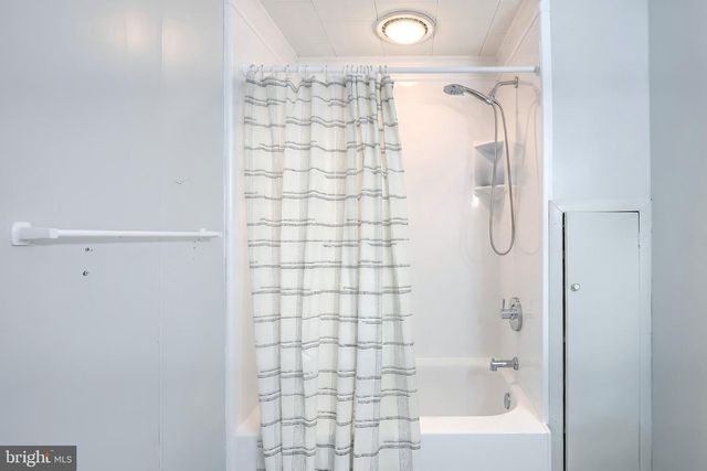 19 S WATER ST, Spring Grove, PA 17362