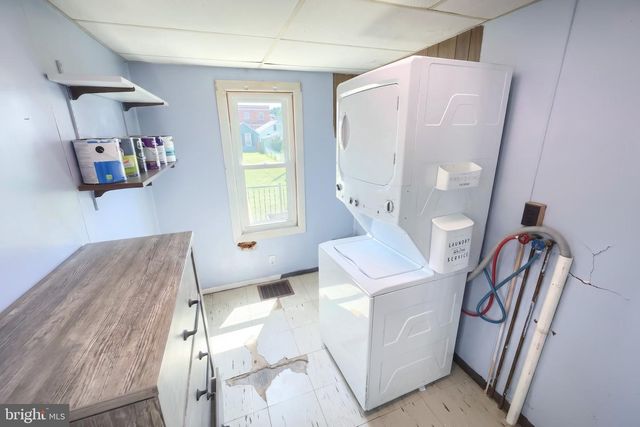 19 S WATER ST, Spring Grove, PA 17362