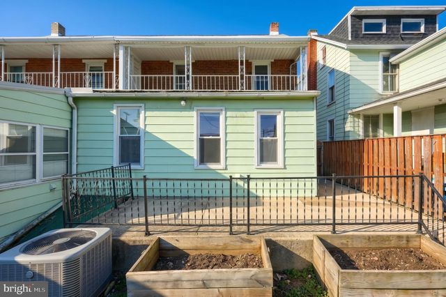19 S WATER ST, Spring Grove, PA 17362