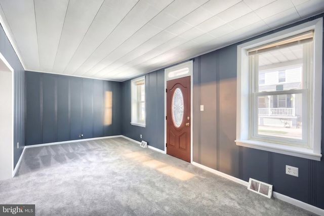 19 S WATER ST, Spring Grove, PA 17362