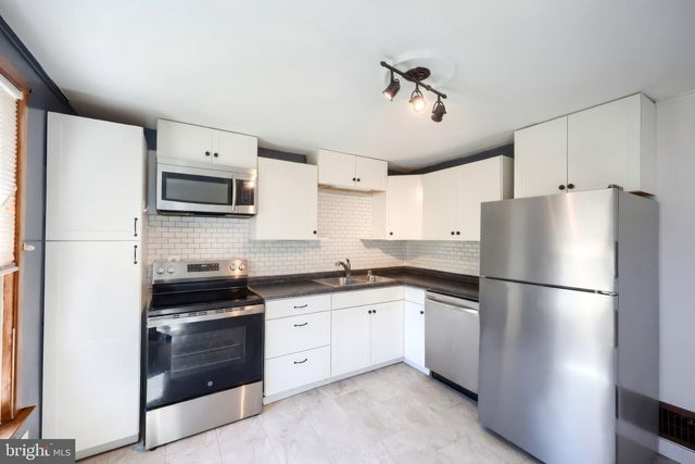 19 S WATER ST, Spring Grove, PA 17362
