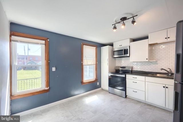19 S WATER ST, Spring Grove, PA 17362