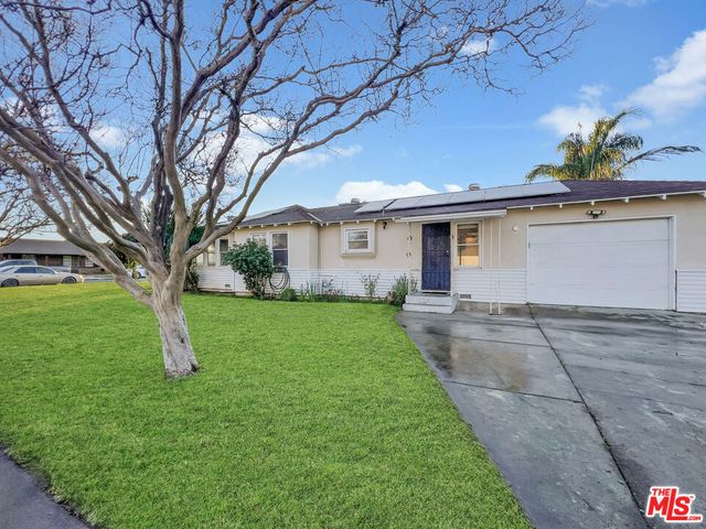 3493 E Joyce Drive, Fresno, CA 93703