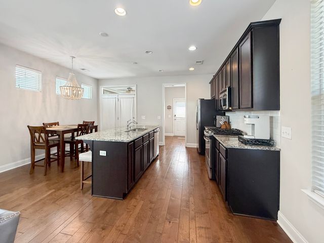 866 Rue Drive, Charleston, SC 29414