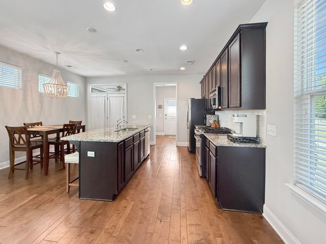866 Rue Drive, Charleston, SC 29414