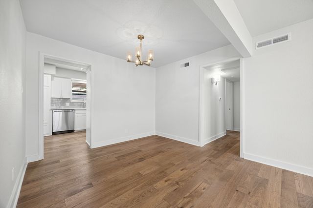 6035 Sandhurst Lane B, Dallas, TX 75206