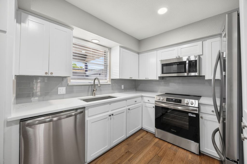 6035 Sandhurst Lane B, Dallas, TX 75206