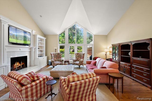 3021 E Ridge Court, Bloomfield Hills, MI 48302
