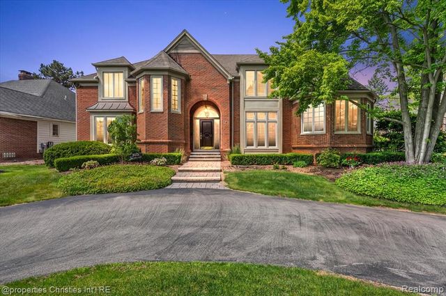 3021 E Ridge Court, Bloomfield Hills, MI 48302