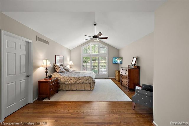 3021 E Ridge Court, Bloomfield Hills, MI 48302