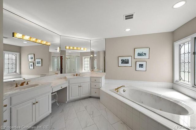 3021 E Ridge Court, Bloomfield Hills, MI 48302