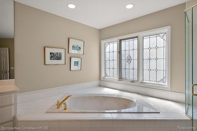 3021 E Ridge Court, Bloomfield Hills, MI 48302
