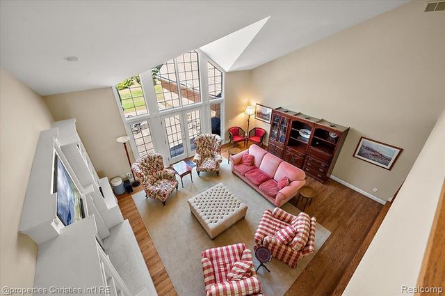 3021 E Ridge Court, Bloomfield Hills, MI 48302