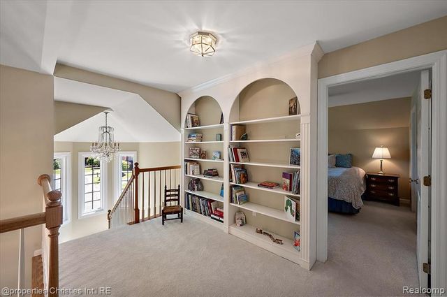 3021 E Ridge Court, Bloomfield Hills, MI 48302