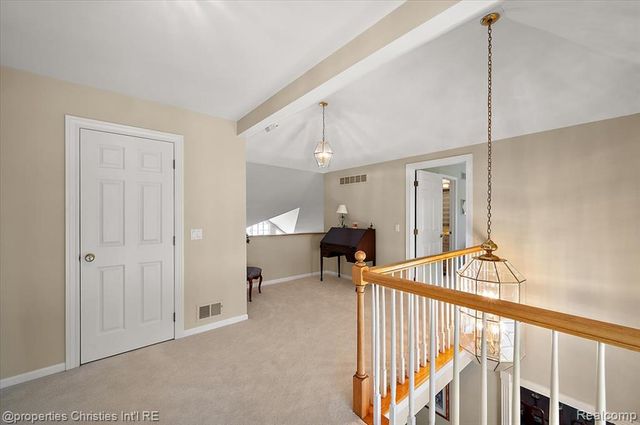 3021 E Ridge Court, Bloomfield Hills, MI 48302