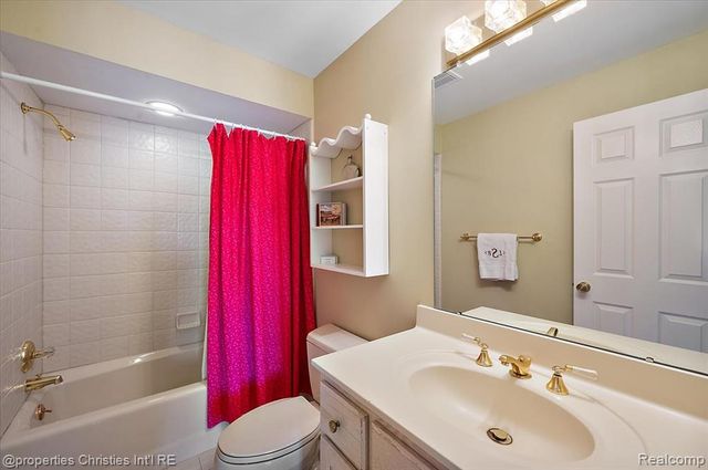 3021 E Ridge Court, Bloomfield Hills, MI 48302