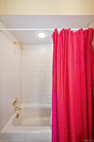 3021 E Ridge Court, Bloomfield Hills, MI 48302
