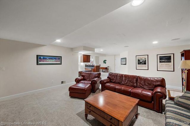 3021 E Ridge Court, Bloomfield Hills, MI 48302