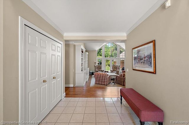 3021 E Ridge Court, Bloomfield Hills, MI 48302