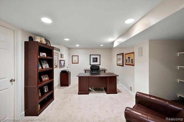 3021 E Ridge Court, Bloomfield Hills, MI 48302