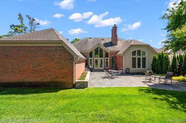 3021 E Ridge Court, Bloomfield Hills, MI 48302