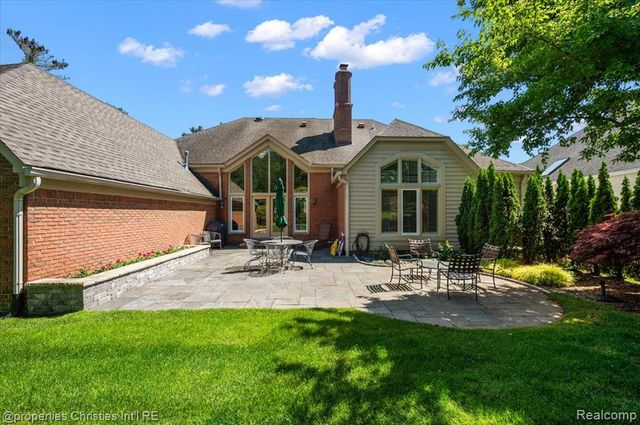 3021 E Ridge Court, Bloomfield Hills, MI 48302