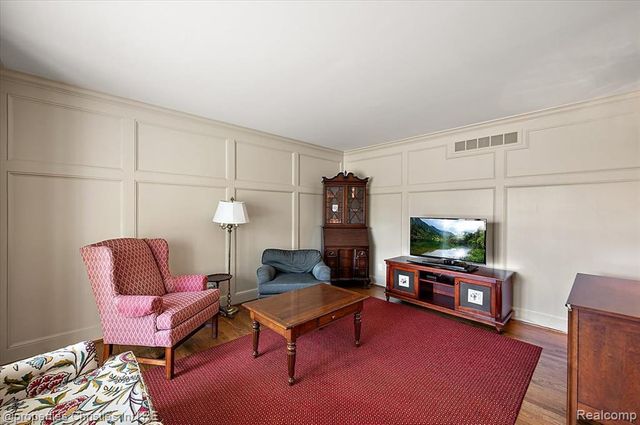 3021 E Ridge Court, Bloomfield Hills, MI 48302