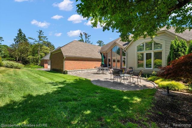 3021 E Ridge Court, Bloomfield Hills, MI 48302