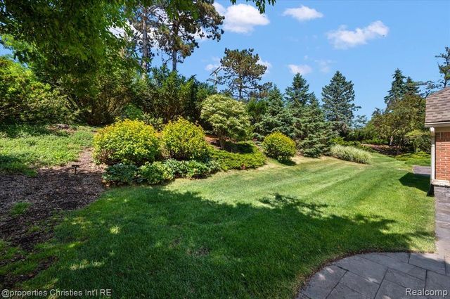 3021 E Ridge Court, Bloomfield Hills, MI 48302