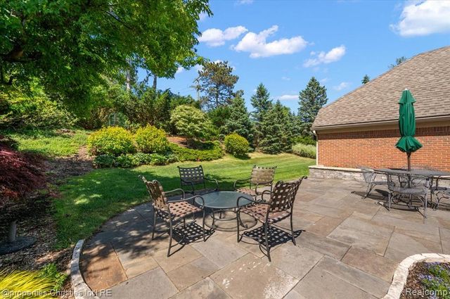 3021 E Ridge Court, Bloomfield Hills, MI 48302
