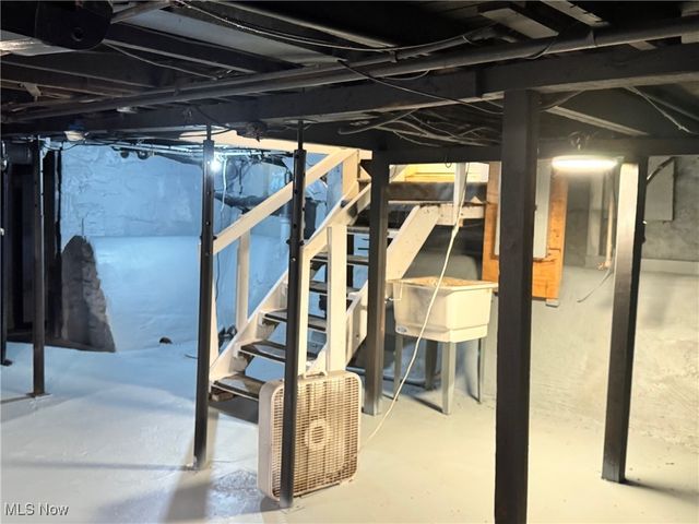 1099 Prospect Street, Barberton, OH 44203