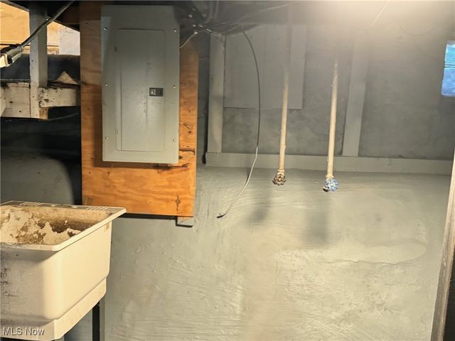 1099 Prospect Street, Barberton, OH 44203