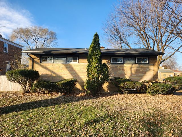 8800 S Bennett Avenue, Chicago, IL 60617