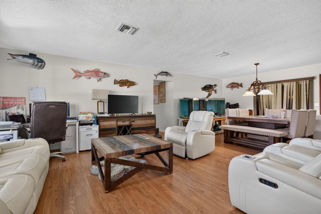 7501 NW 6th Street, Plantation, FL 33317
