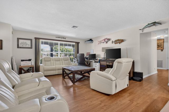 7501 NW 6th Street, Plantation, FL 33317