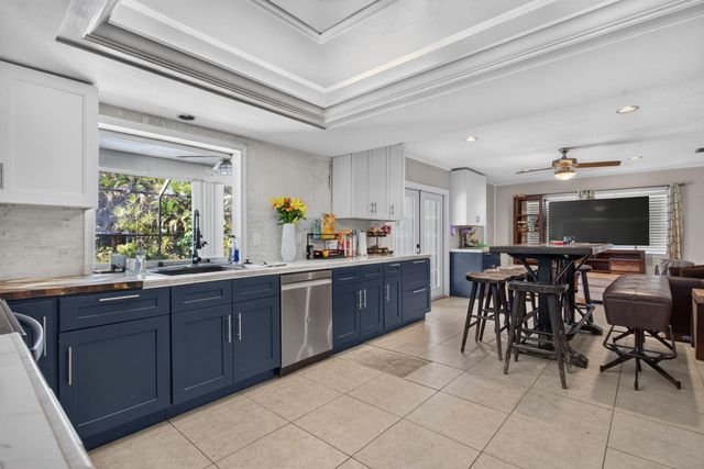 7501 NW 6th Street, Plantation, FL 33317