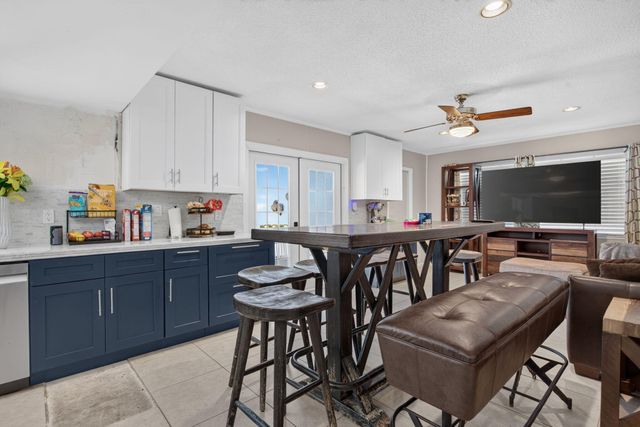 7501 NW 6th Street, Plantation, FL 33317