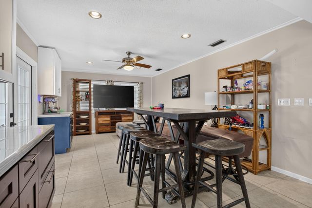 7501 NW 6th Street, Plantation, FL 33317