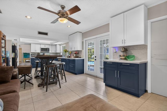 7501 NW 6th Street, Plantation, FL 33317