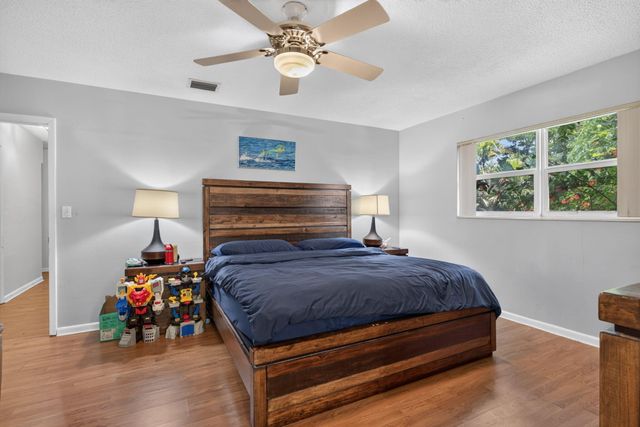 7501 NW 6th Street, Plantation, FL 33317