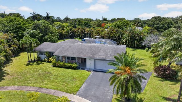 7501 NW 6th Street, Plantation, FL 33317