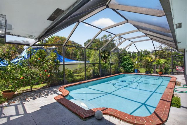 7501 NW 6th Street, Plantation, FL 33317